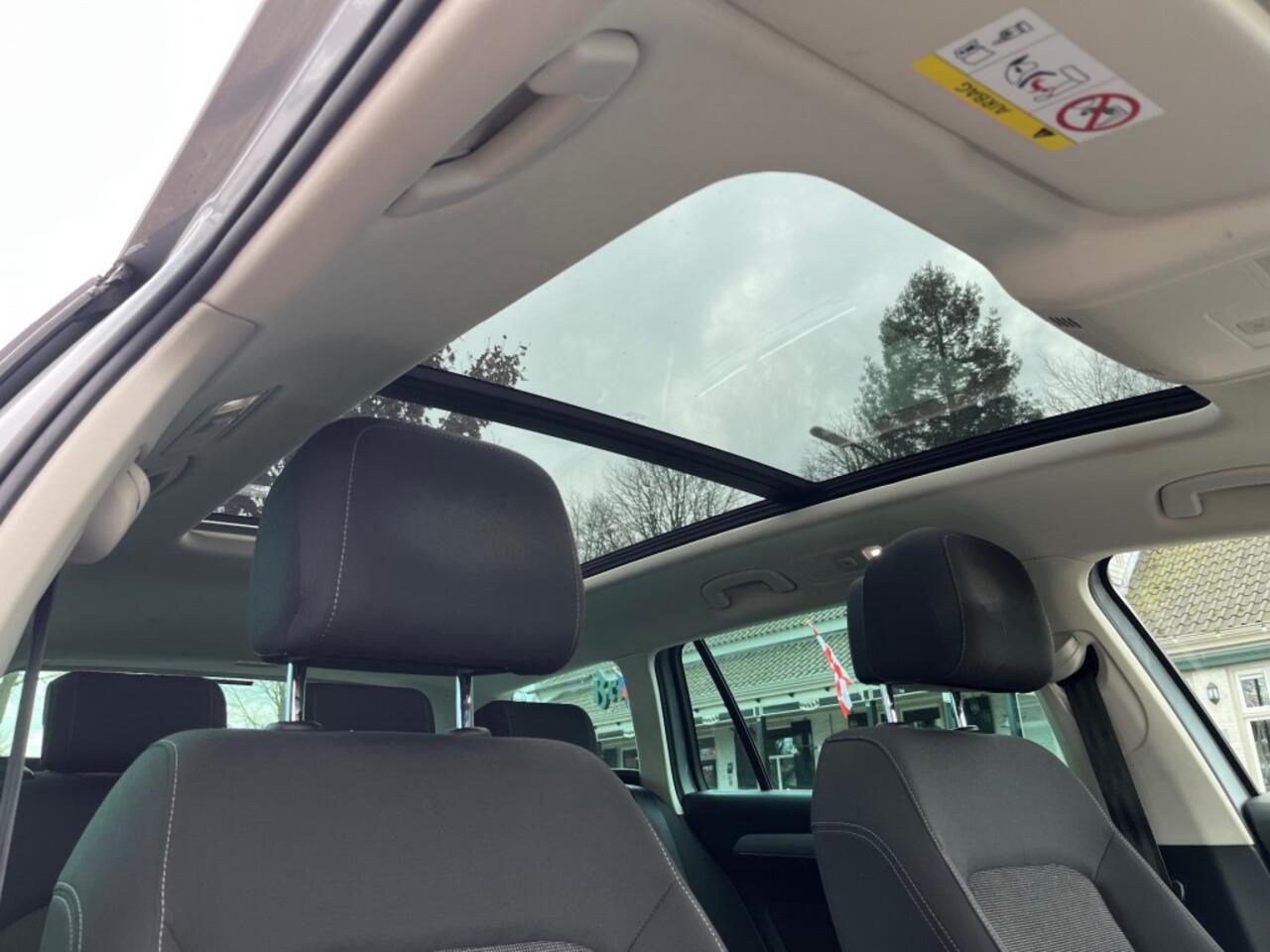 Volkswagen PASSAT VARIANT 1.5 TSI BUSINESS 150PK / SCHUIFDAK / CARPLAY / ADAP. CRUISE