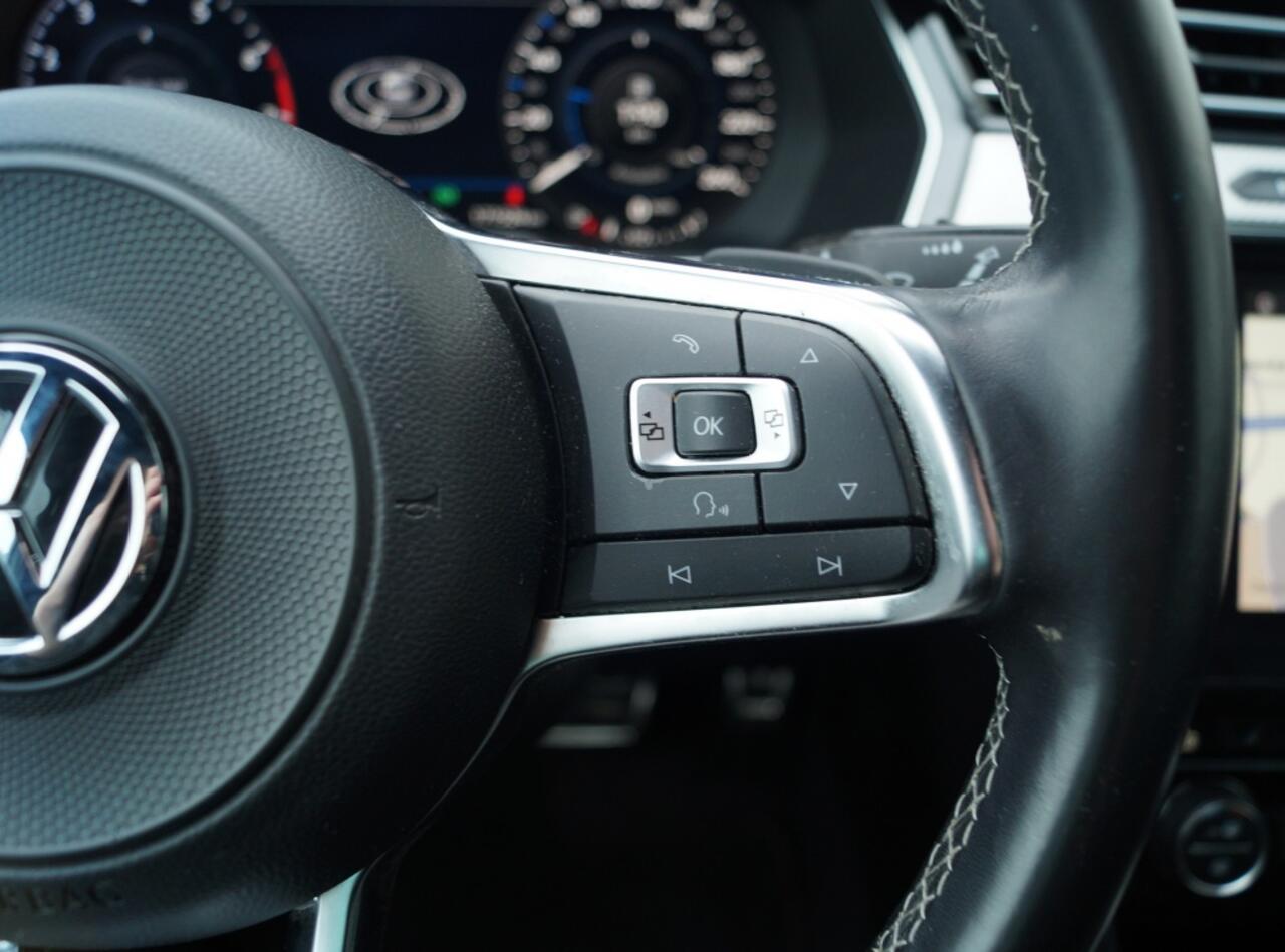 Volkswagen PASSAT Variant 1.4 TSI DSG Highline Business R-line -NAVI-DIGI-XENON-