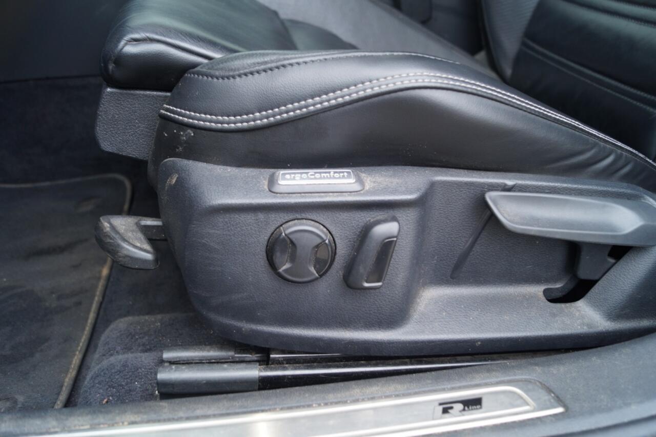 Volkswagen PASSAT Variant 1.4 TSI DSG Highline Business R-line -NAVI-DIGI-XENON-