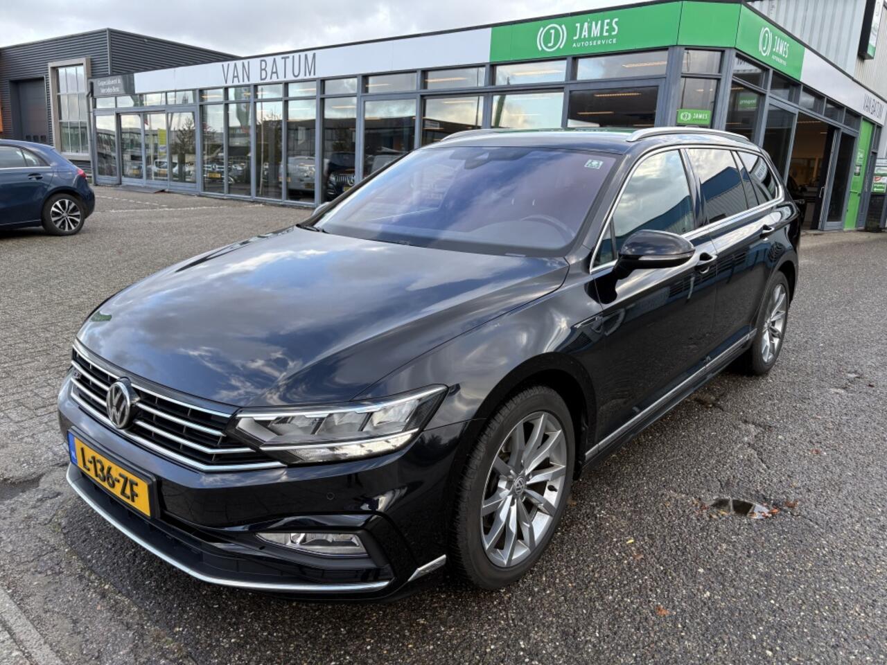 Volkswagen PASSAT Variant 2.0 TSI Elegance Business R-Line DSG