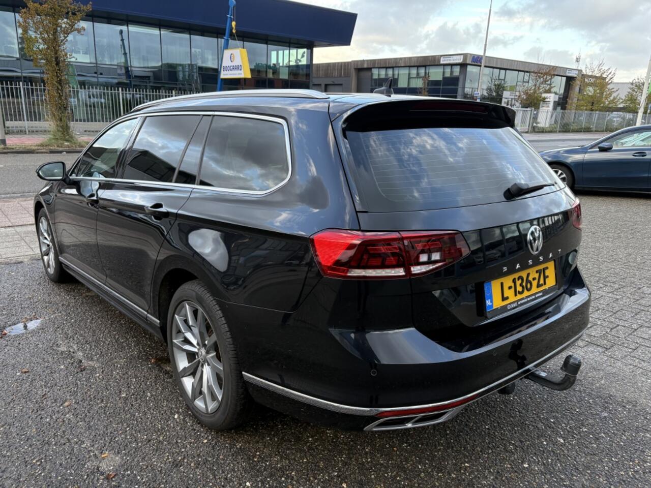 Volkswagen PASSAT Variant 2.0 TSI Elegance Business R-Line DSG