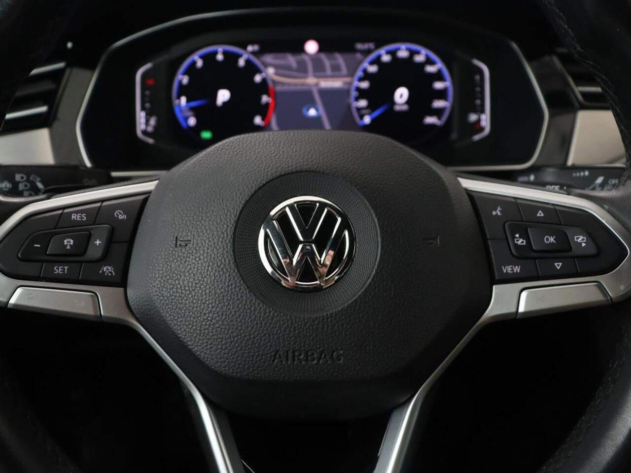 Volkswagen PASSAT 2.0 TSI R Line | 190pk | Trekhaak | Leder/Alcantara | Stoelverwarming | Camera | Matrix LED | Adaptive cruise | Virtual Cockpit | Carplay | Navigatie