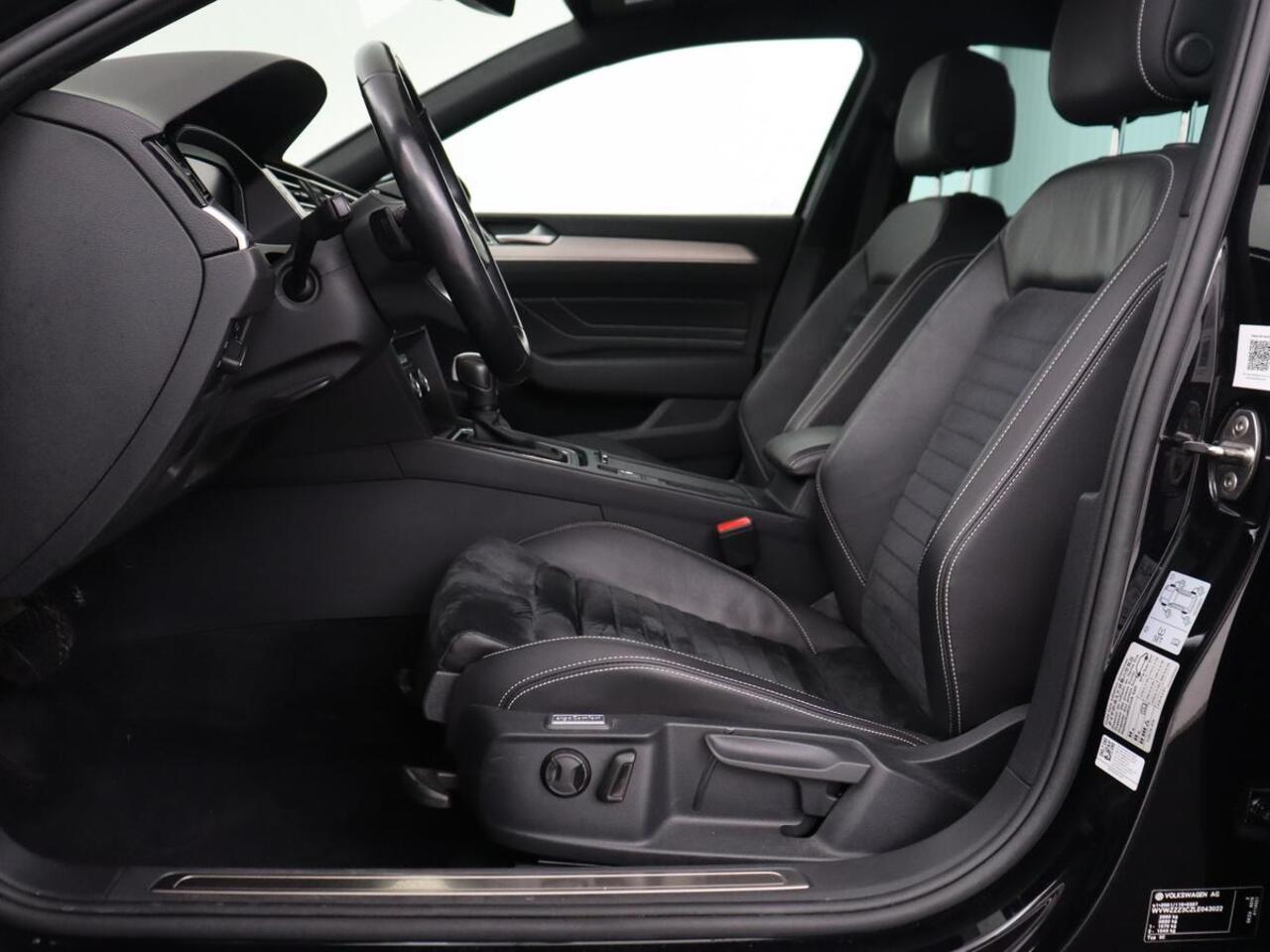 Volkswagen PASSAT 2.0 TSI R Line | 190pk | Trekhaak | Leder/Alcantara | Stoelverwarming | Camera | Matrix LED | Adaptive cruise | Virtual Cockpit | Carplay | Navigatie