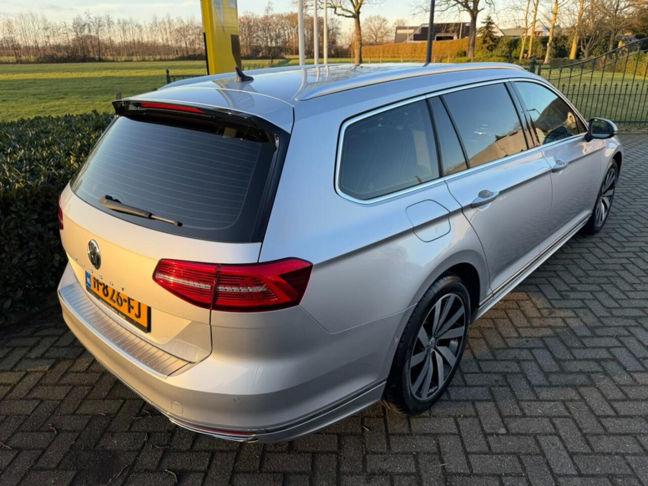 Volkswagen PASSAT 1.5 TSI DSG7 Highline Business R Dynaudio / Head up / Virtual
