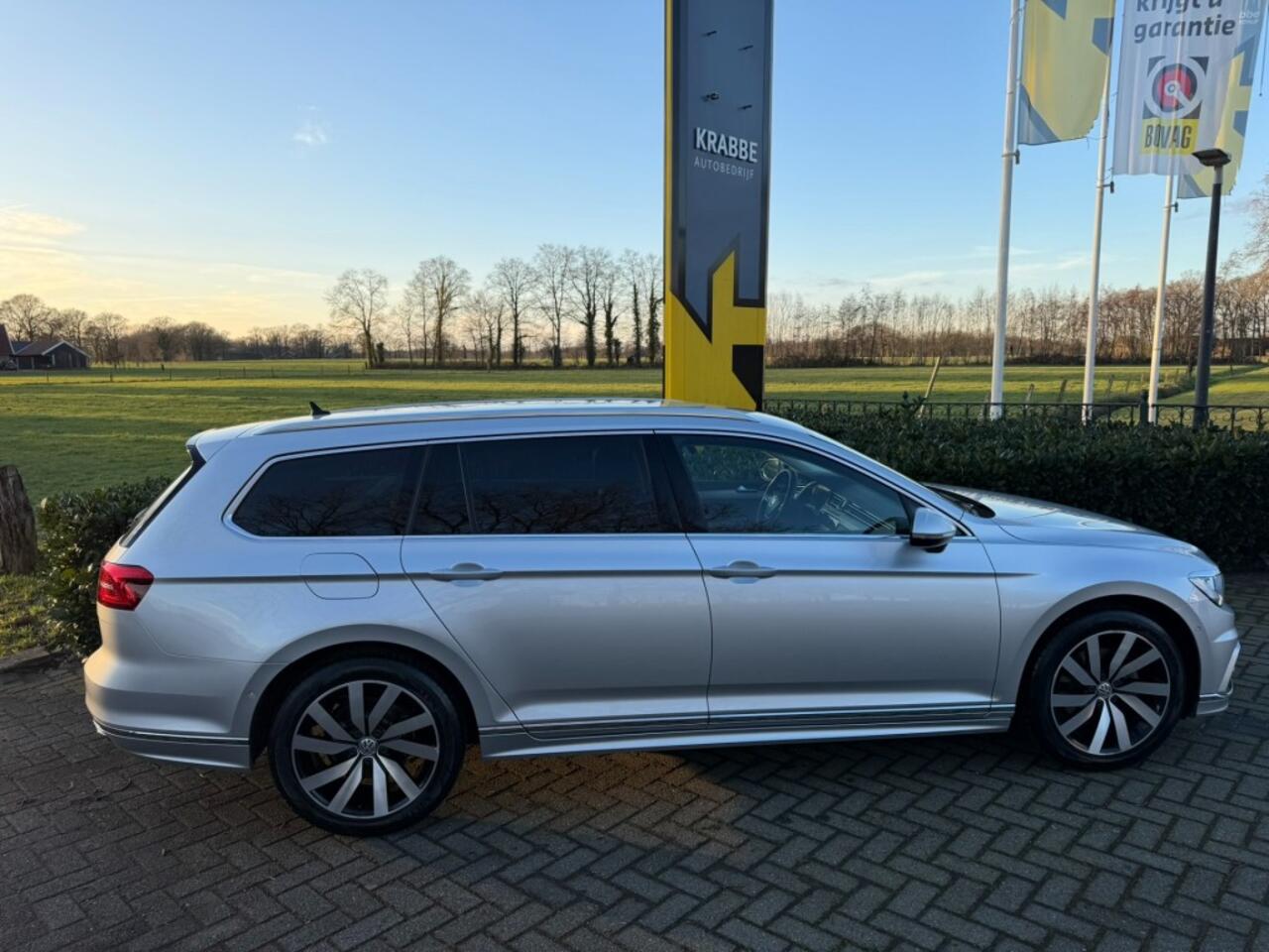 Volkswagen PASSAT 1.5 TSI DSG7 Highline Business R Dynaudio / Head up / Virtual