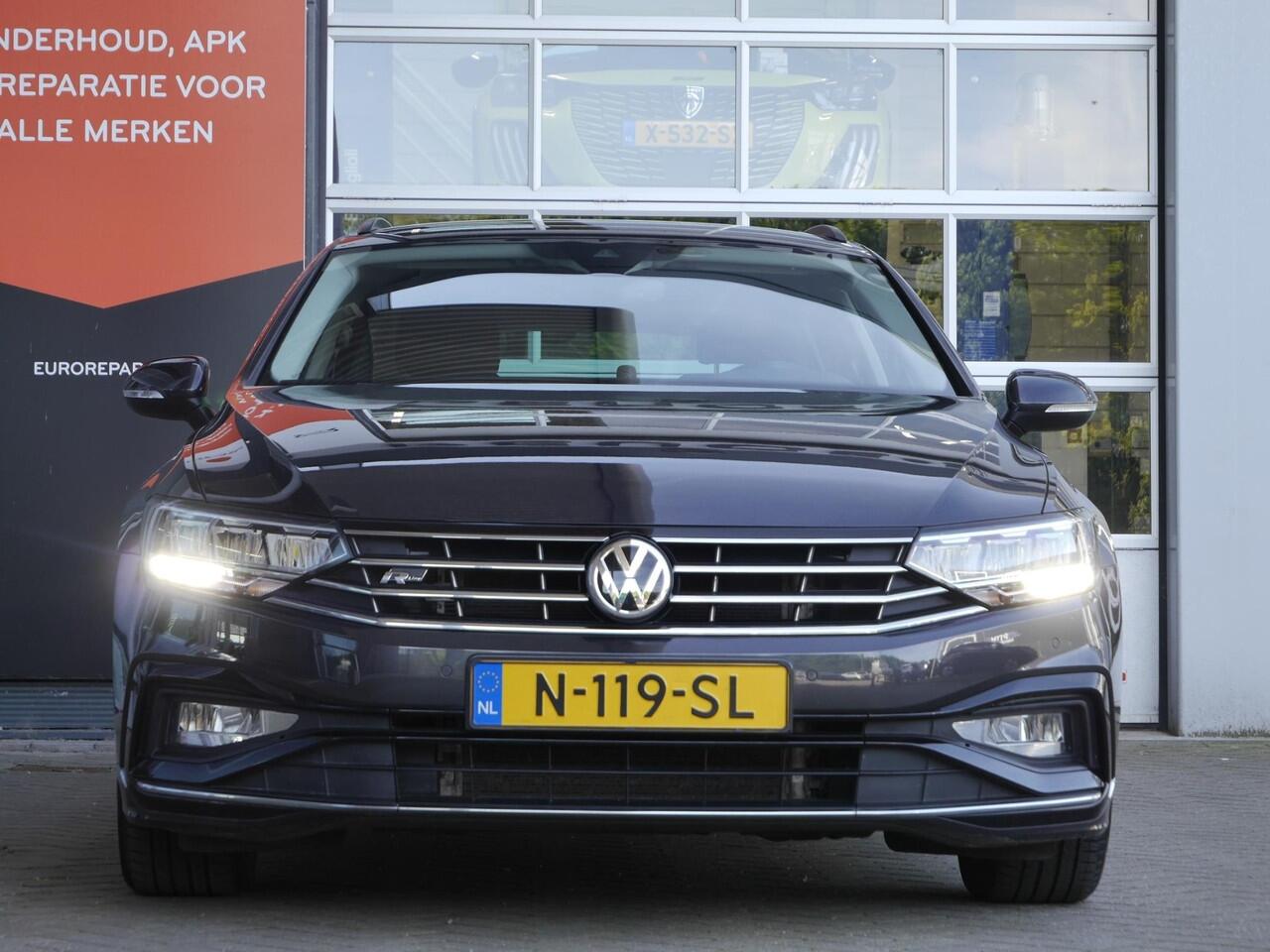 Volkswagen PASSAT Variant 1.5 TSI Elegance Business R | Automaat | Trekhaak | Navigatie | Stoelverwarming | Apple carplay | Parkeersensoren voor en achter | Climate control | Keyless entry en start
