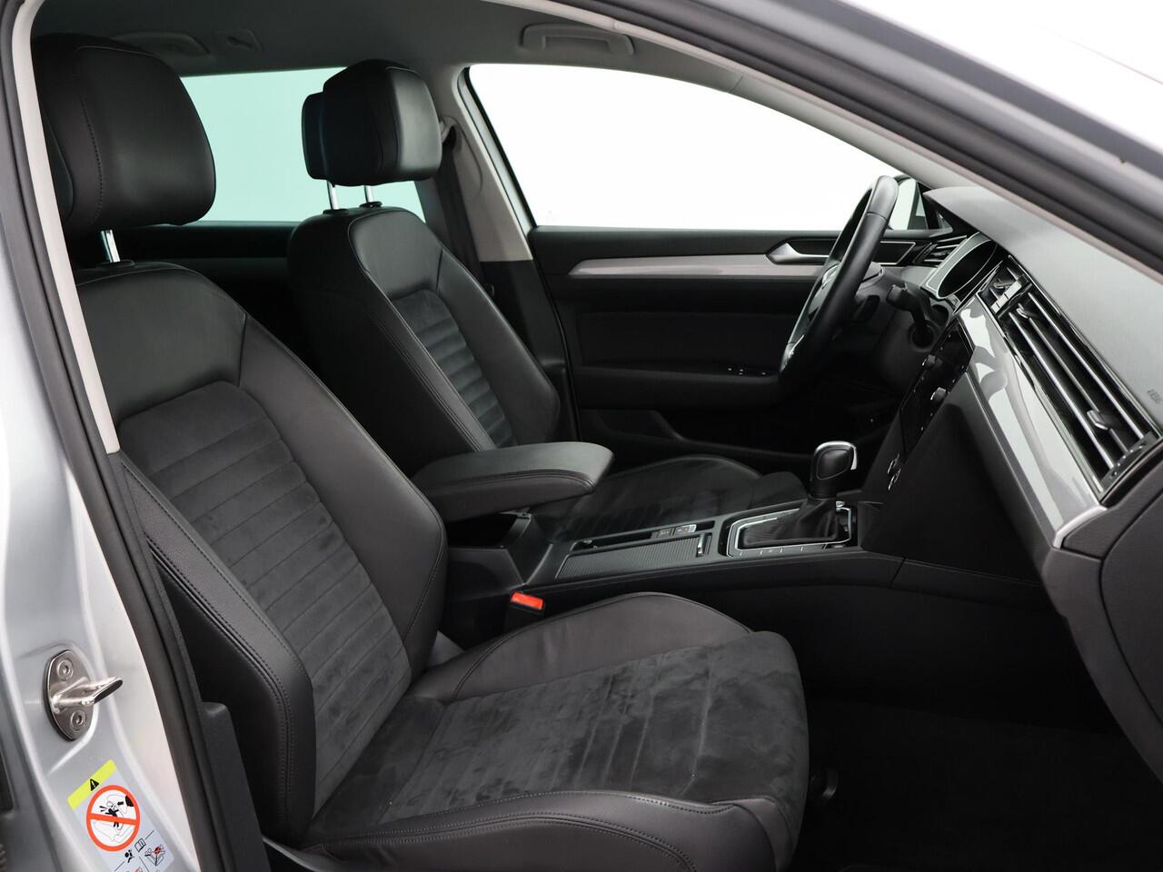 Volkswagen PASSAT Variant 1.5 TSI 150 PK DSG AUT. + WEGKL. TREKHAAK | 19 INCH LMV | ADAPTIVE CRUISE | APPLE CARPLAY | LED