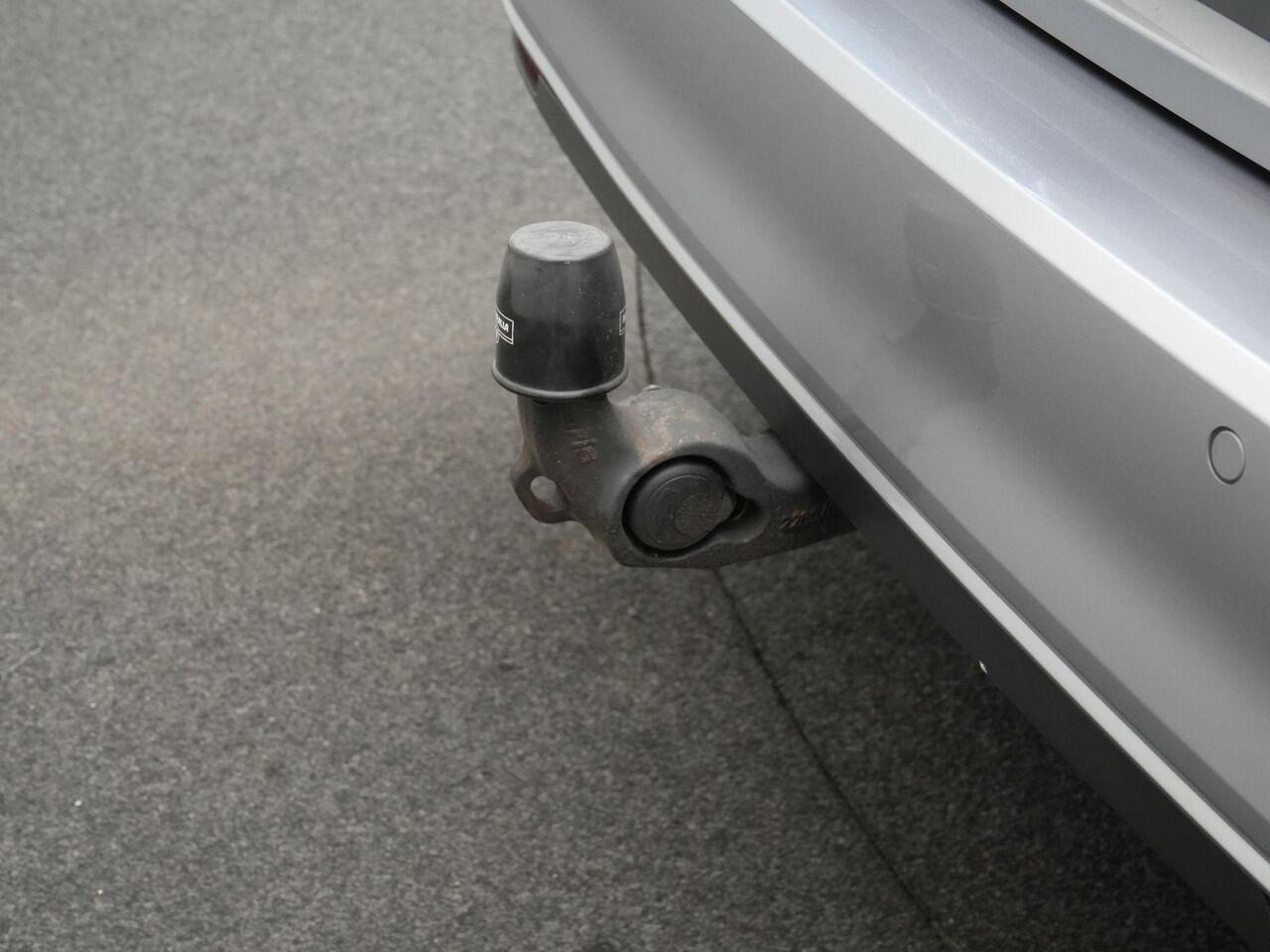 Volkswagen PASSAT Variant 1.5 TSI 150 pk DSG Comfortline Business | LED koplampen | Trekhaak | Adaptive Cruise | Parkeersensoren voor/achter | Climatronic | Carplay | Navigatie | 16 inch