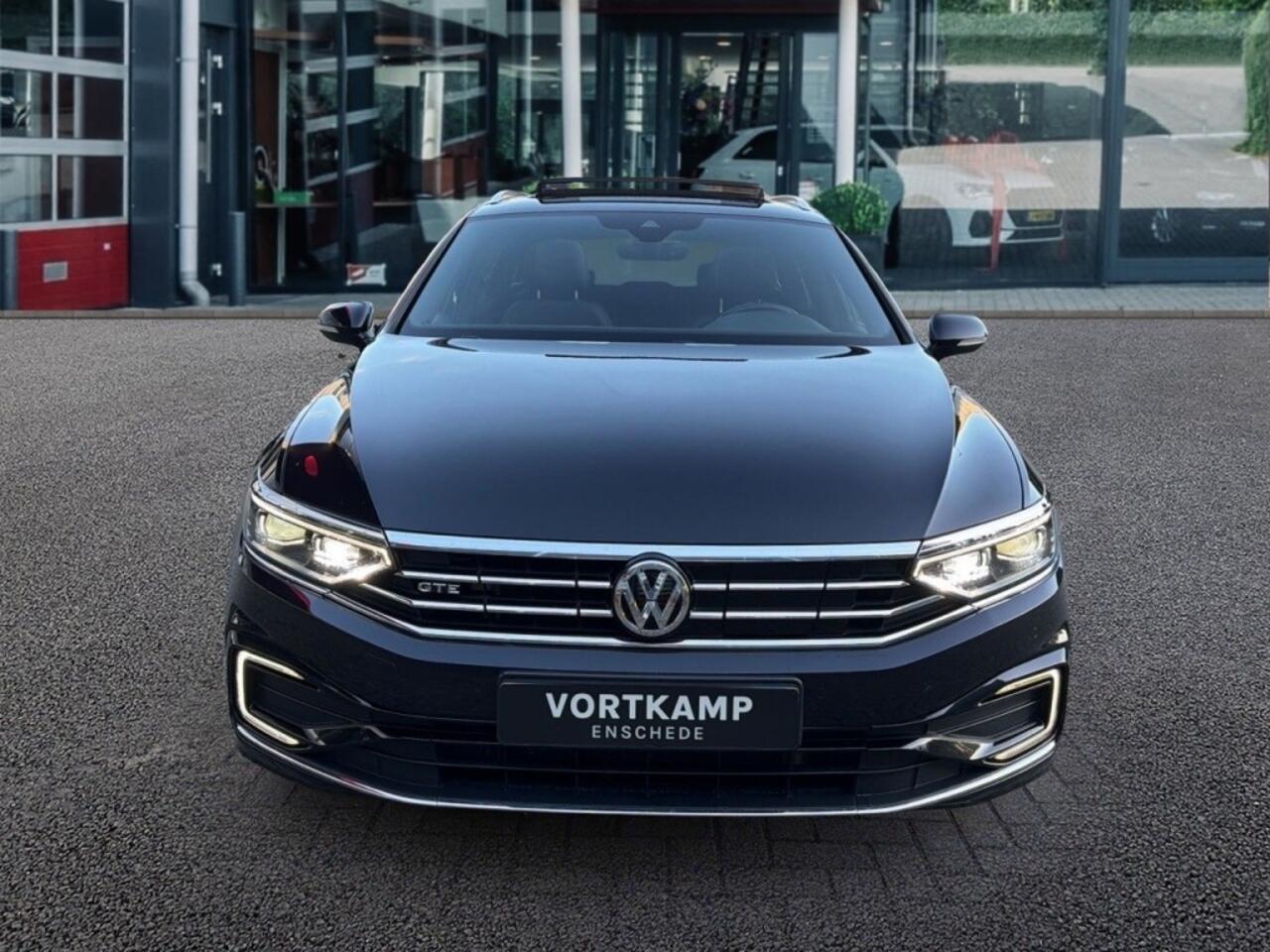 Volkswagen PASSAT 1.4 TSI DSG GTE PANO-DAK/CAMERA/TREKHAAK/MEMORY/NAVI/CARPLAY/ACC
