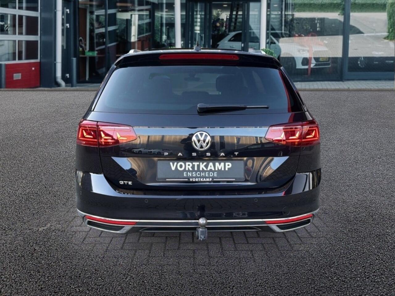 Volkswagen PASSAT 1.4 TSI DSG GTE PANO-DAK/CAMERA/TREKHAAK/MEMORY/NAVI/CARPLAY/ACC