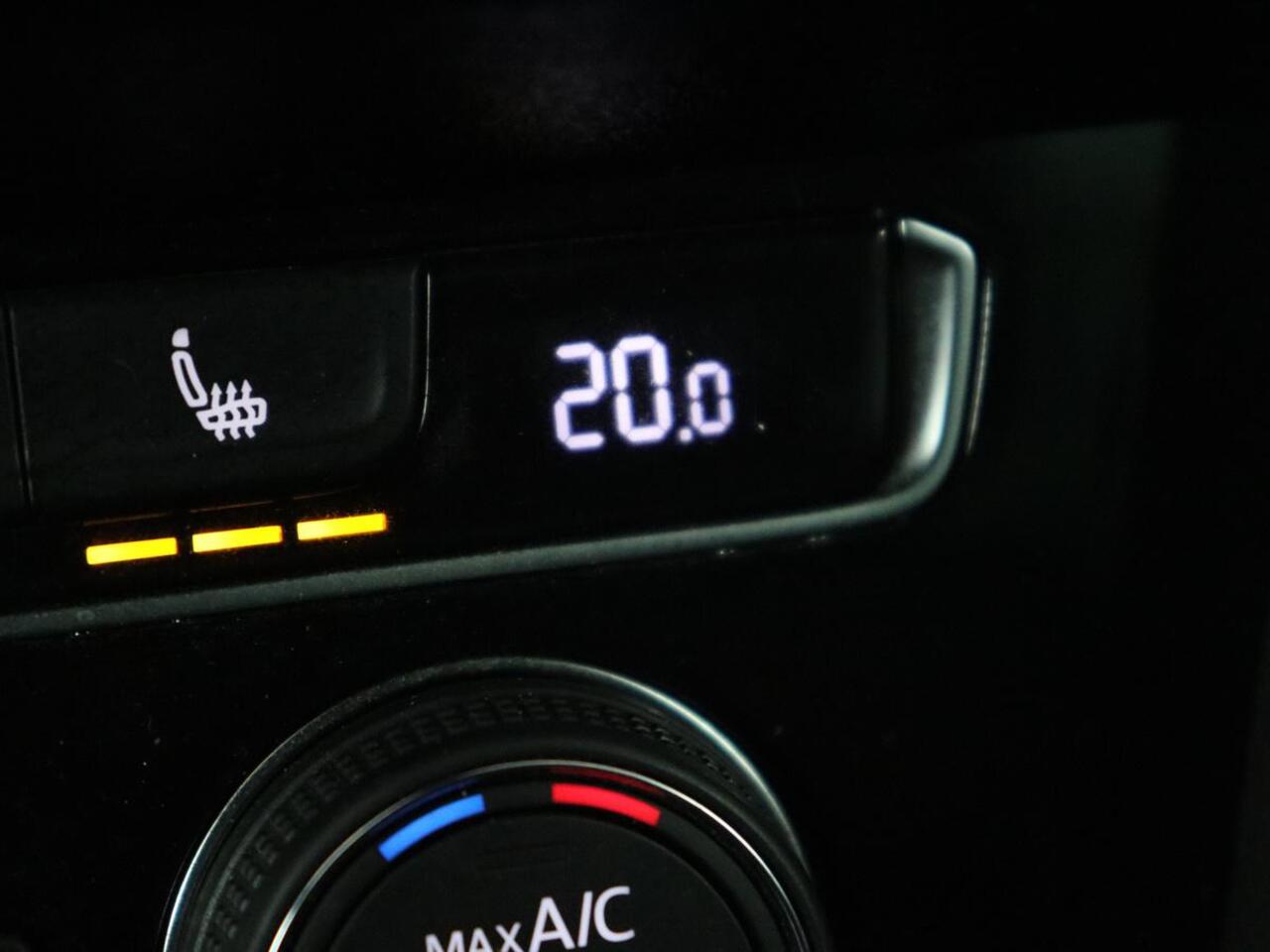 Volkswagen PASSAT 1.5 TSI Elegance Business R | Leder/Alcantara | Stoelverwarming | Trekhaak | Adaptive cruise | Matrix LED | Keyless | Carplay | Navigatie | Virtual Cockpit | Parkeerhulp | R Line