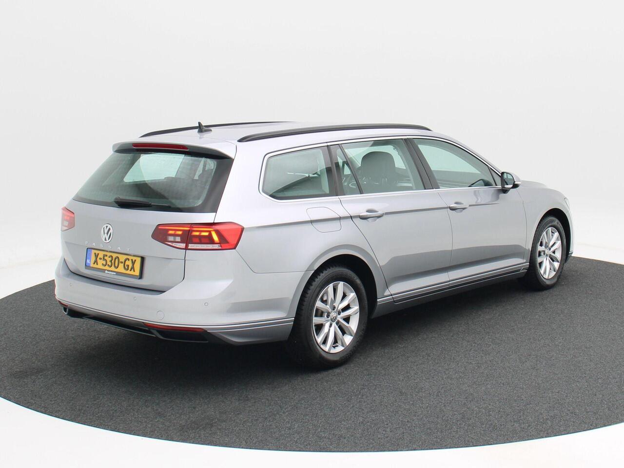 Volkswagen PASSAT Variant 1.5 TSi 150 Pk Automaat Comfort Business | Adaptive Cruise | Stoelverwarming | CarPlay | Achteruitrijcamera | Trekhaak | 16 Inch | 101.536 Km!!