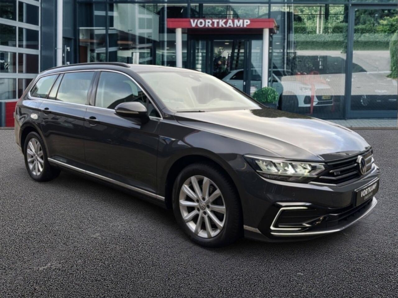 Volkswagen PASSAT 1.4 TSI DSG GTE CAMERA/NAVI/CARPLAY/ACC/STOELVERW