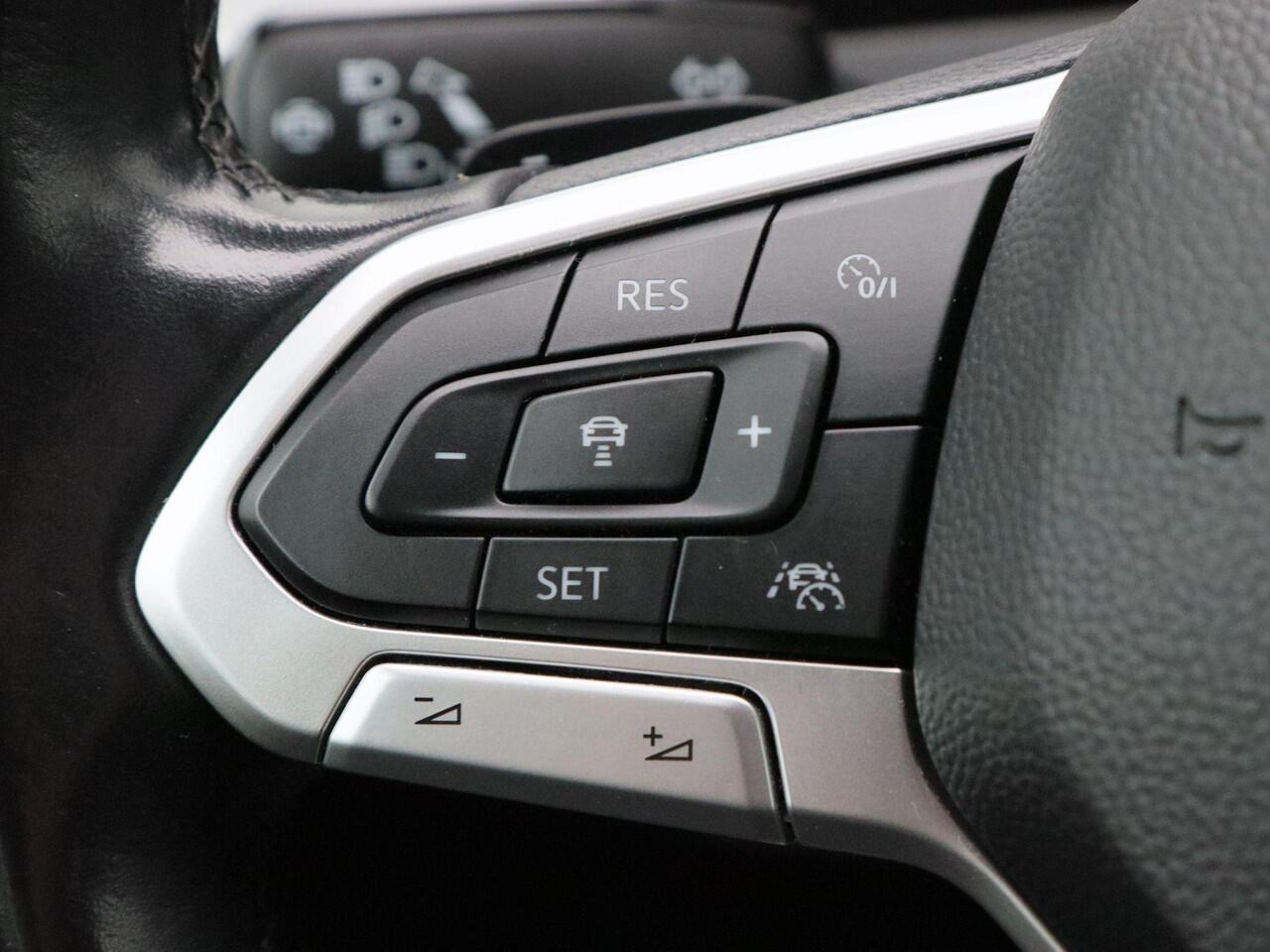 Volkswagen PASSAT Variant 1.5 TSi 150 Pk Automaat Comfort Business | Adaptive Cruise | Stoelverwarming | CarPlay | Achteruitrijcamera | Trekhaak | 16 Inch | 101.536 Km!!