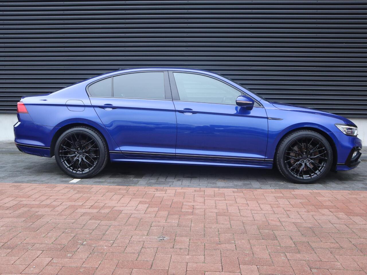 Volkswagen PASSAT 2.0 TSI 4Motion Elegance Business R | 272PK Fabrieks af | NAP | Clima | Adapt. Cruise | Navi | Leder/Alcantara | PDC | LED | Stoelverwarming | Multimedia |