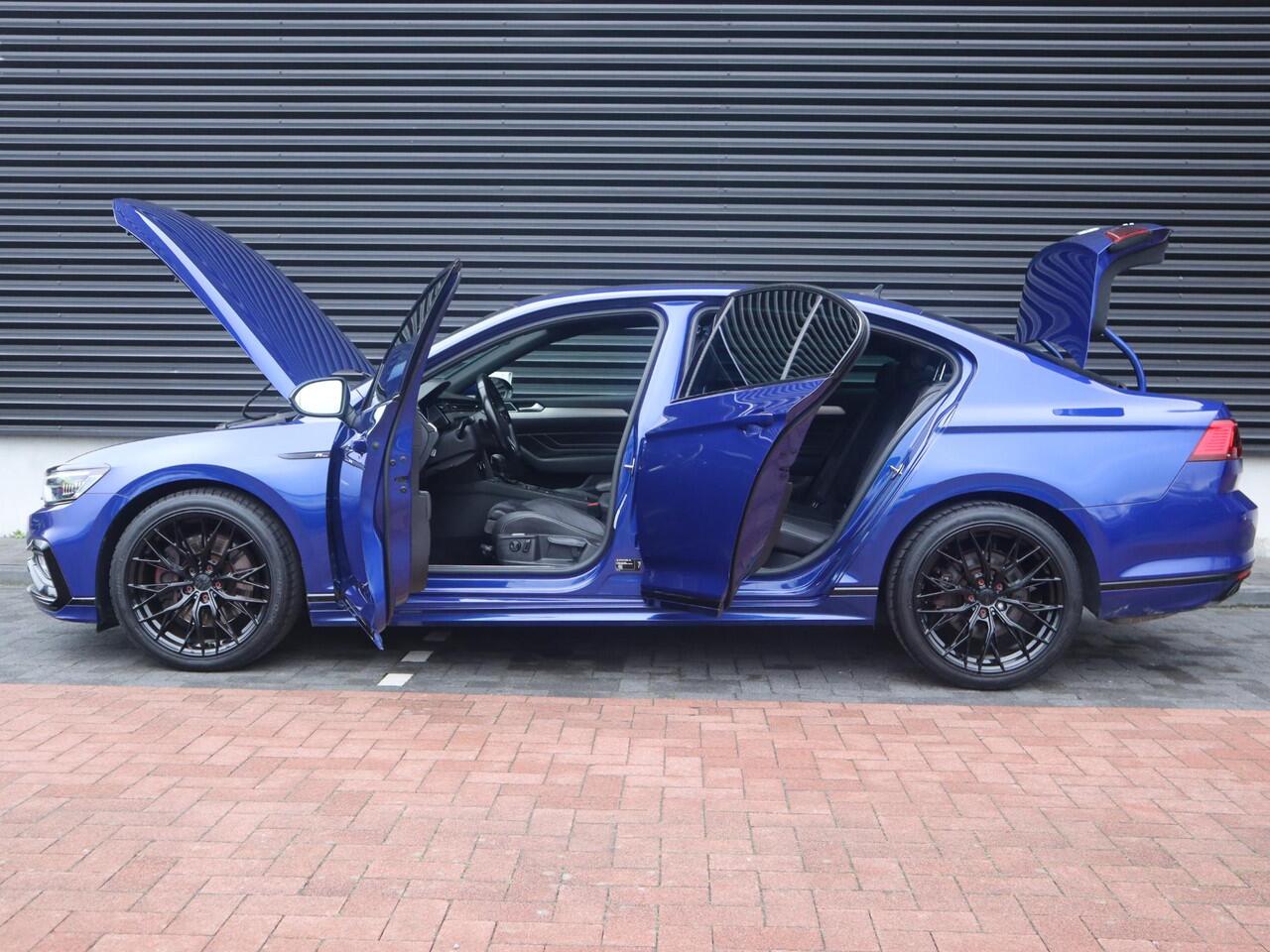 Volkswagen PASSAT 2.0 TSI 4Motion Elegance Business R | 272PK Fabrieks af | NAP | Clima | Adapt. Cruise | Navi | Leder/Alcantara | PDC | LED | Stoelverwarming | Multimedia |