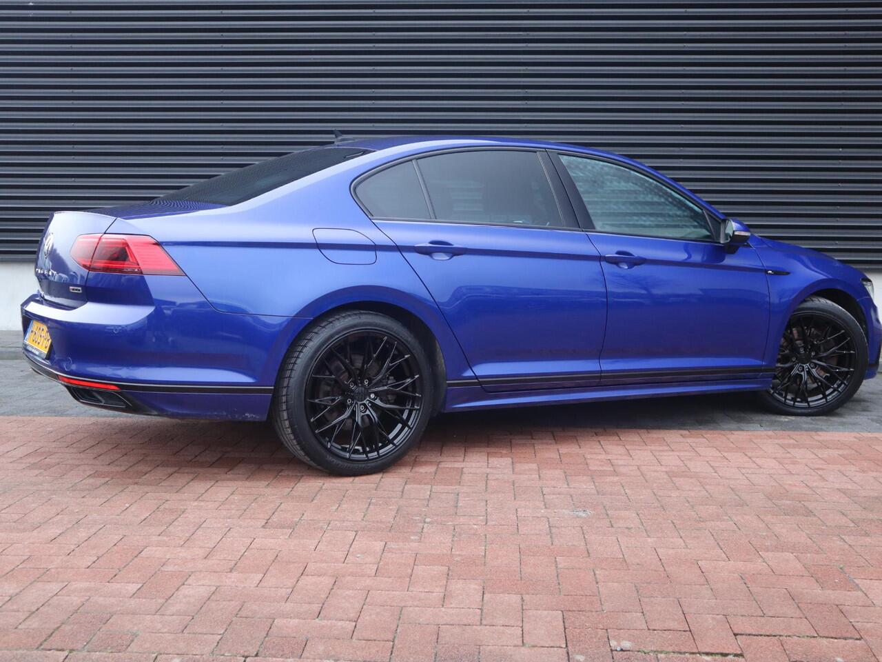 Volkswagen PASSAT 2.0 TSI 4Motion Elegance Business R | 272PK Fabrieks af | NAP | Clima | Adapt. Cruise | Navi | Leder/Alcantara | PDC | LED | Stoelverwarming | Multimedia |