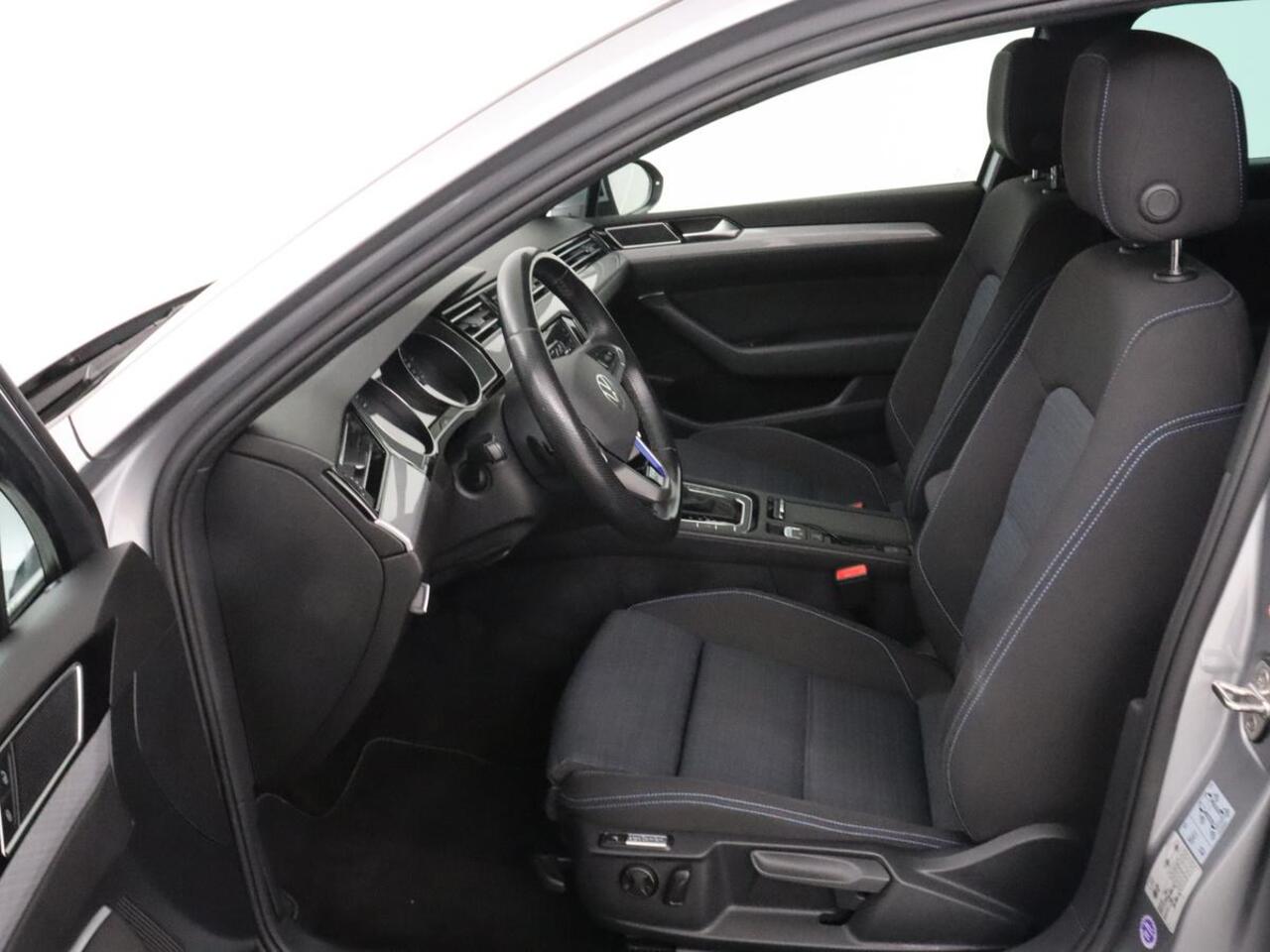 Volkswagen PASSAT 1.4 TSI GTE | Standkachel | Adaptive cruise | Stoelverwarming | Camera | Matrix LED | Carplay | Side Assist | Massage | PDC | Navigatie | PHEV | Plug In