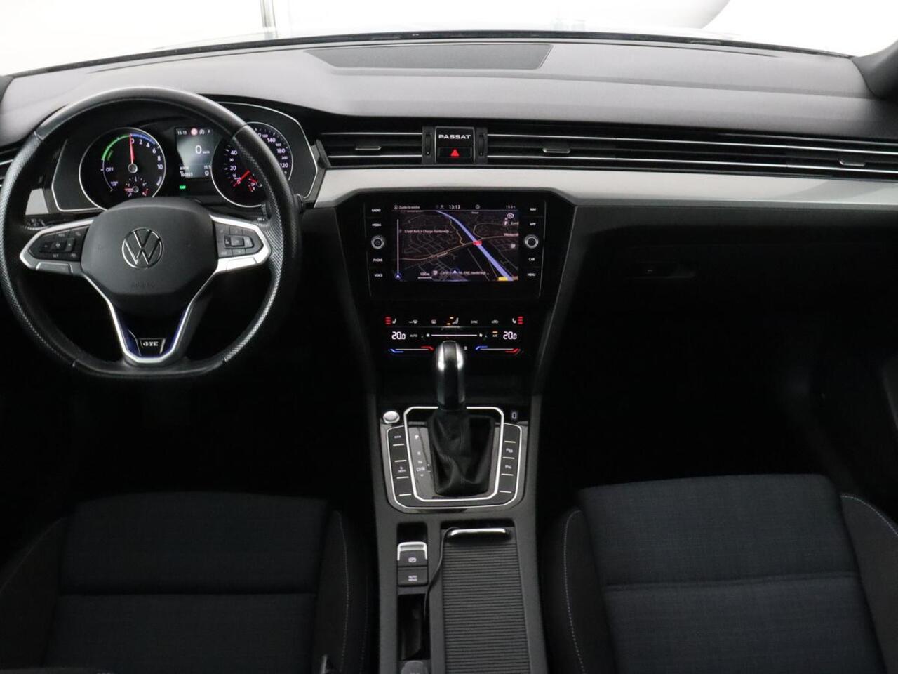 Volkswagen PASSAT 1.4 TSI GTE | Standkachel | Adaptive cruise | Stoelverwarming | Camera | Matrix LED | Carplay | Side Assist | Massage | PDC | Navigatie | PHEV | Plug In