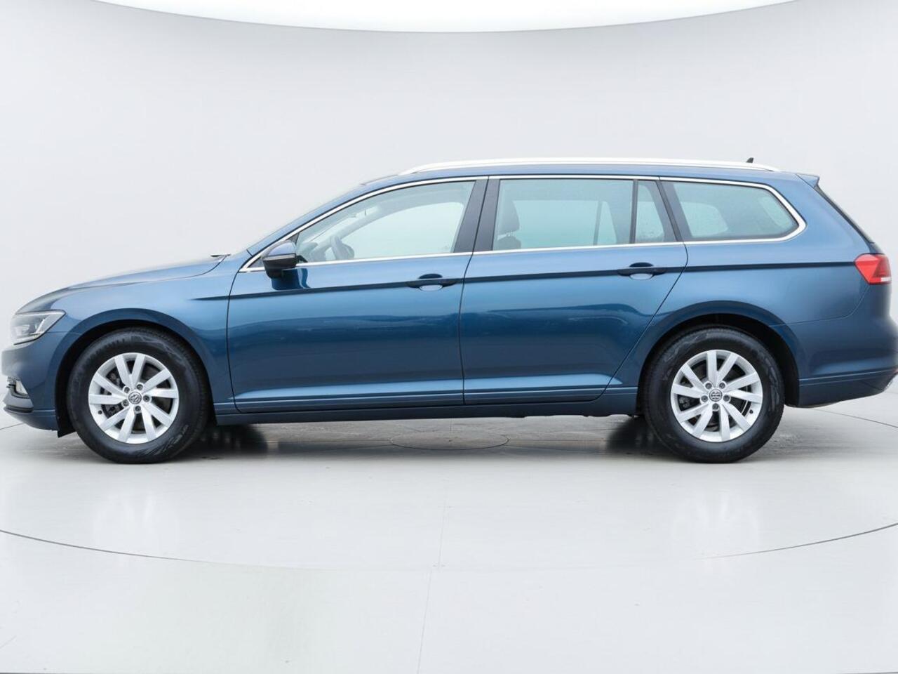 Volkswagen PASSAT Variant 1.5 TSI Comfort Business | NAP | Clima | Adapt. Cruise | Multimedia/Navi | LED | PDC V+A | Keyless | trekhaak |