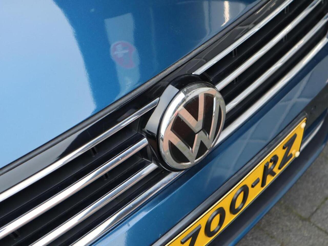 Volkswagen PASSAT Variant 1.5 TSI Comfort Business | NAP | Clima | Adapt. Cruise | Multimedia/Navi | LED | PDC V+A | Keyless | trekhaak |