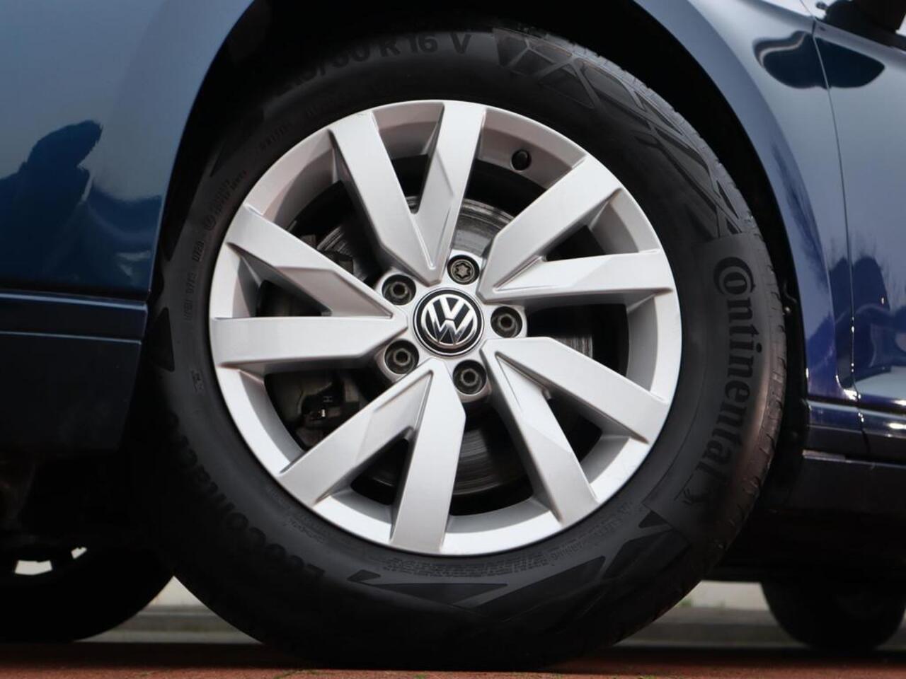 Volkswagen PASSAT Variant 1.5 TSI Comfort Business | NAP | Clima | Adapt. Cruise | Multimedia/Navi | LED | PDC V+A | Keyless | trekhaak |