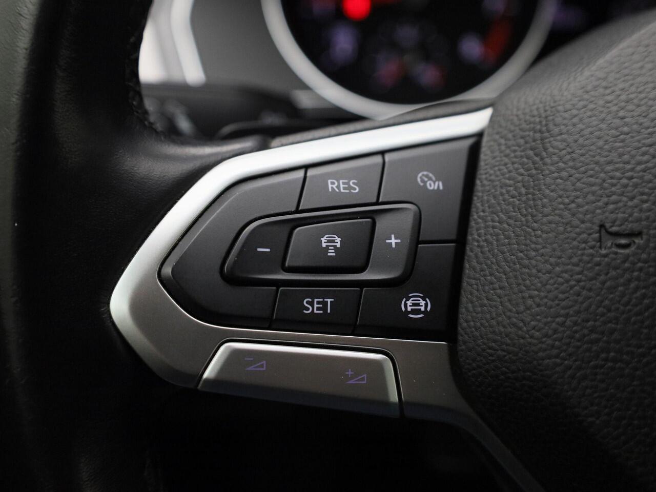 Volkswagen PASSAT Variant 1.5TSI/150PK DSG Comfort Business DSG · Navigatie · Trekhaak · Apple/Android Car Play ·