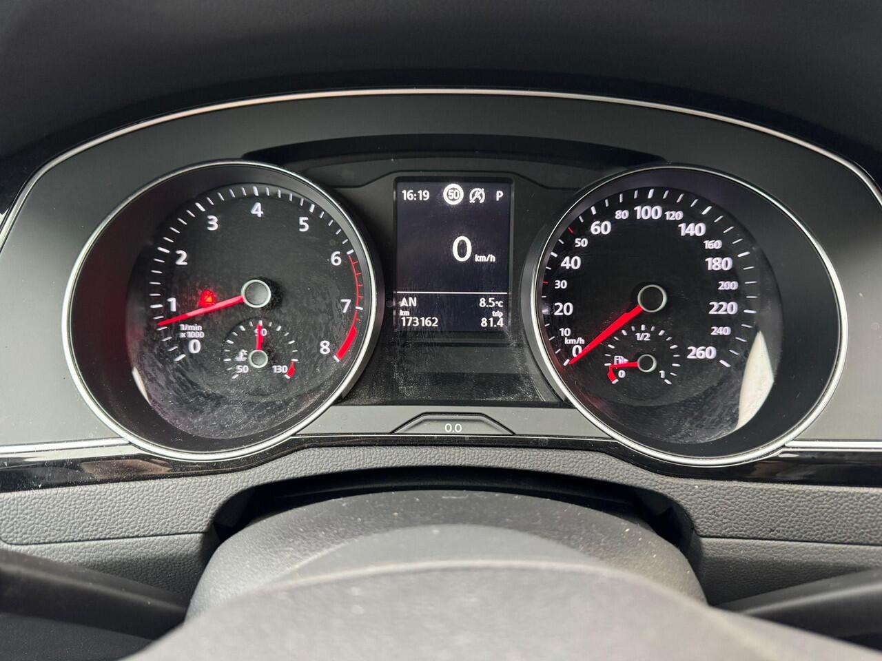 Volkswagen PASSAT 1.5 TSI Comfort Business | 1e eigenaar | Automaat | Airco | Elektrische ramen | Navigatie | Keyless / Start | APK tot 09-06-2026 | NAP |