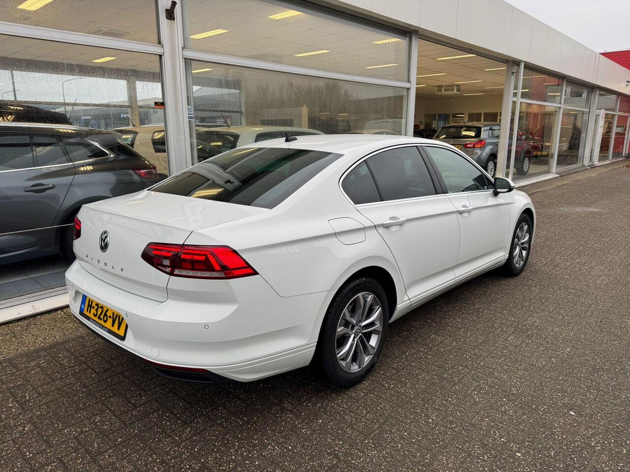 Volkswagen PASSAT 1.5 TSI Comfort Business | 1e eigenaar | Automaat | Airco | Elektrische ramen | Navigatie | Keyless / Start | APK tot 09-06-2026 | NAP |