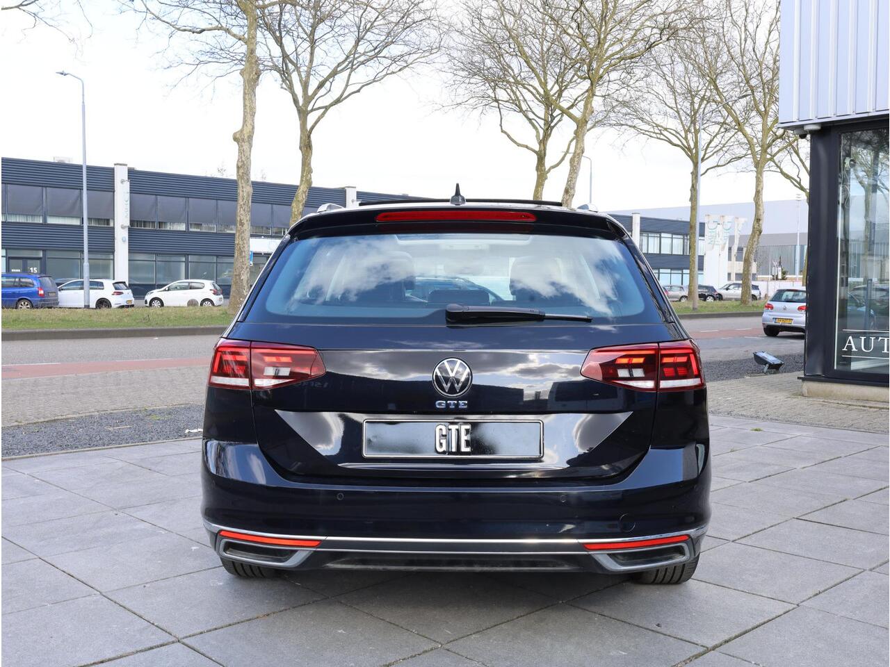 Volkswagen PASSAT Variant GTE 1.4 TSI PHEV 218PK | Panodak | Vol Leer | Head-up | Keyless Go & Entry | Camera | Virtual | Elektrische kofferklep |