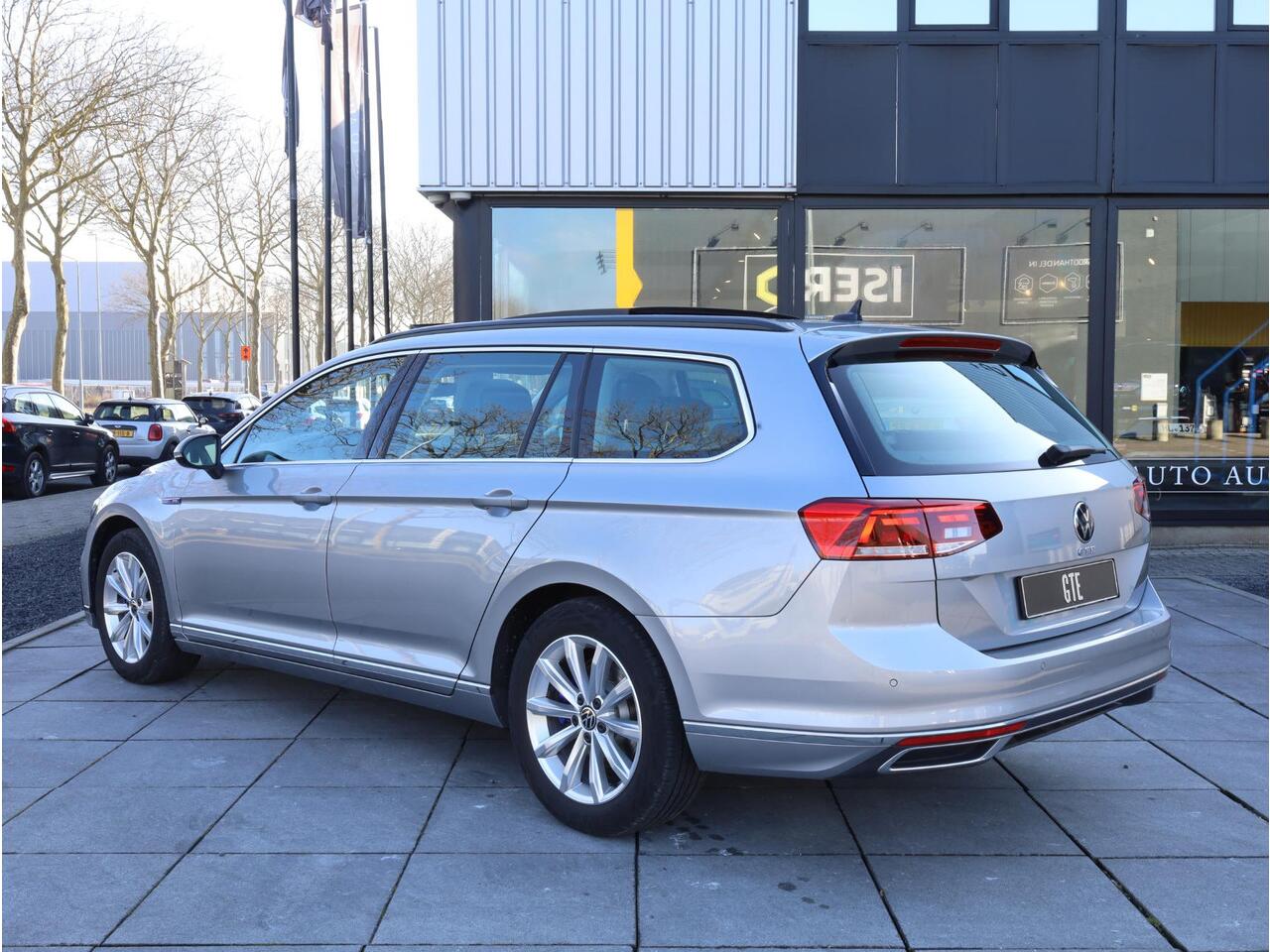 Volkswagen PASSAT Variant GTE 1.4 TSI PHEV 218PK | Panodak | Vol Leer | Camera | Adaptive Cruise | Stoel&Stuurverwarming |