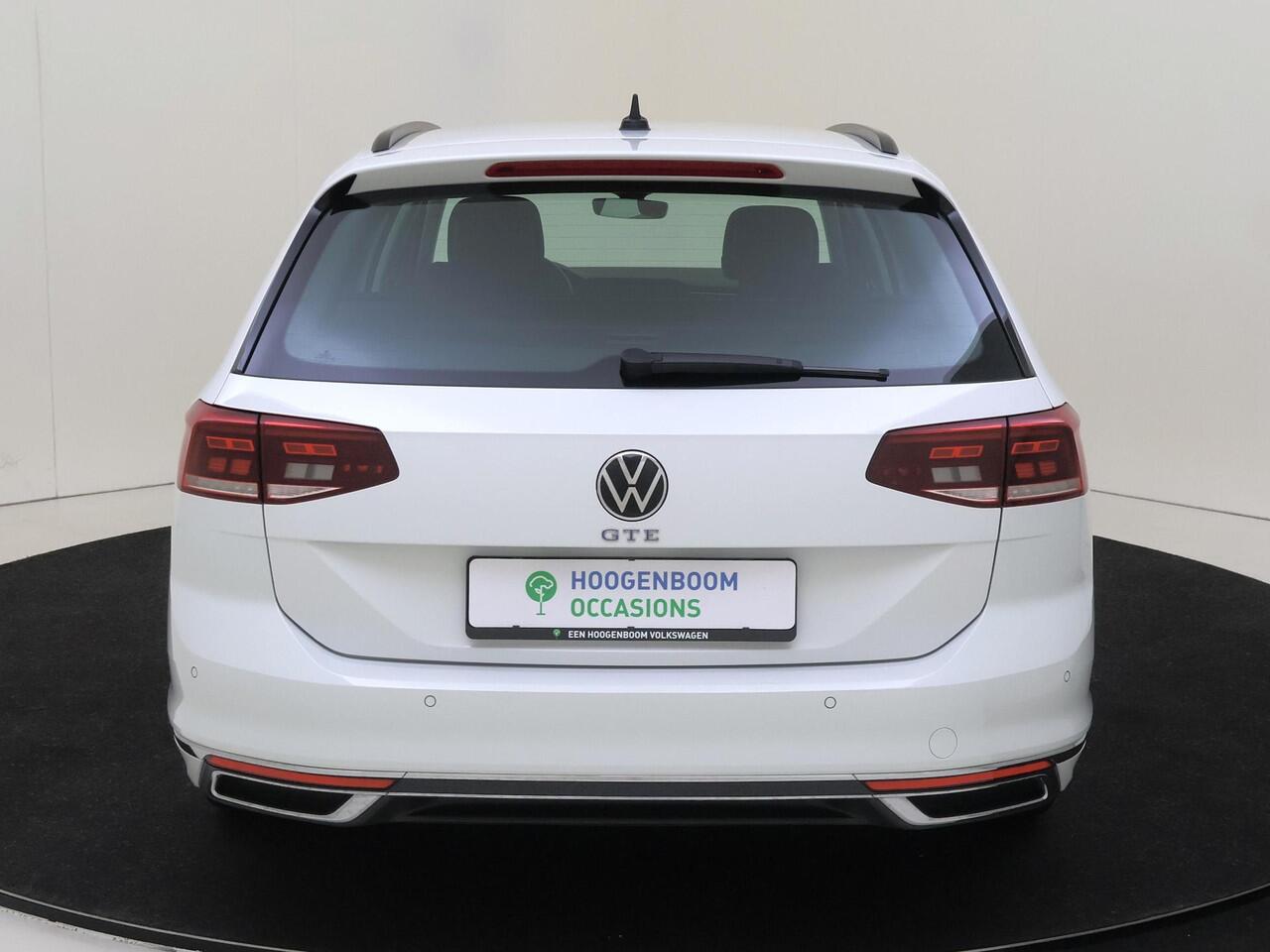 Volkswagen PASSAT Variant 1.4 TSI PHEV GTE | Navigatie | Adaptieve cruises control | Parkeersensoren | Keyless start | CarPlay | Bluetooth | Lane- en frontassist |
