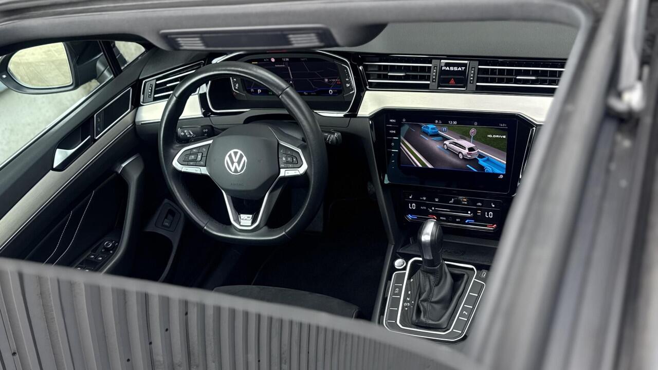 Volkswagen PASSAT Variant 1.5 TSI R-Line Business +
