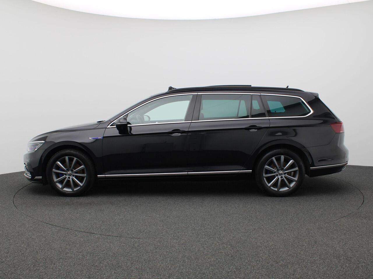 Volkswagen PASSAT Variant 1.4 TSI PHEV GTE Business 218PK DSG Pano-Schuifdak, Trekhaak, Achteruitrijcamera, Keyless, Side Assist, Stoel-Stuurverwarming, 18" LM Velgen, Adaptieve Cruise Control