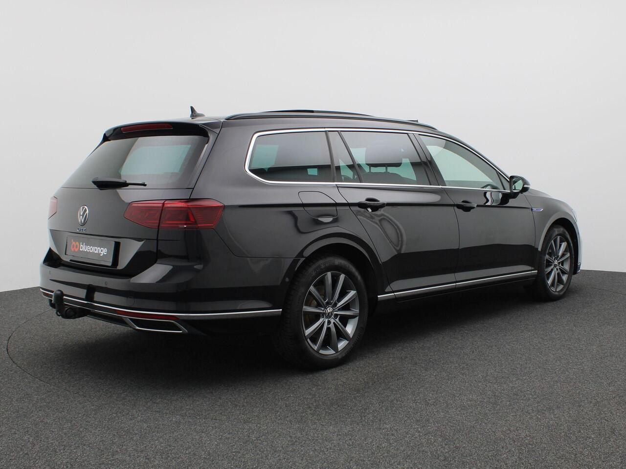 Volkswagen PASSAT Variant 1.4 TSI PHEV GTE Business 218PK DSG Pano-Schuifdak, Trekhaak, Achteruitrijcamera, Keyless, Side Assist, Stoel-Stuurverwarming, 18" LM Velgen, Adaptieve Cruise Control