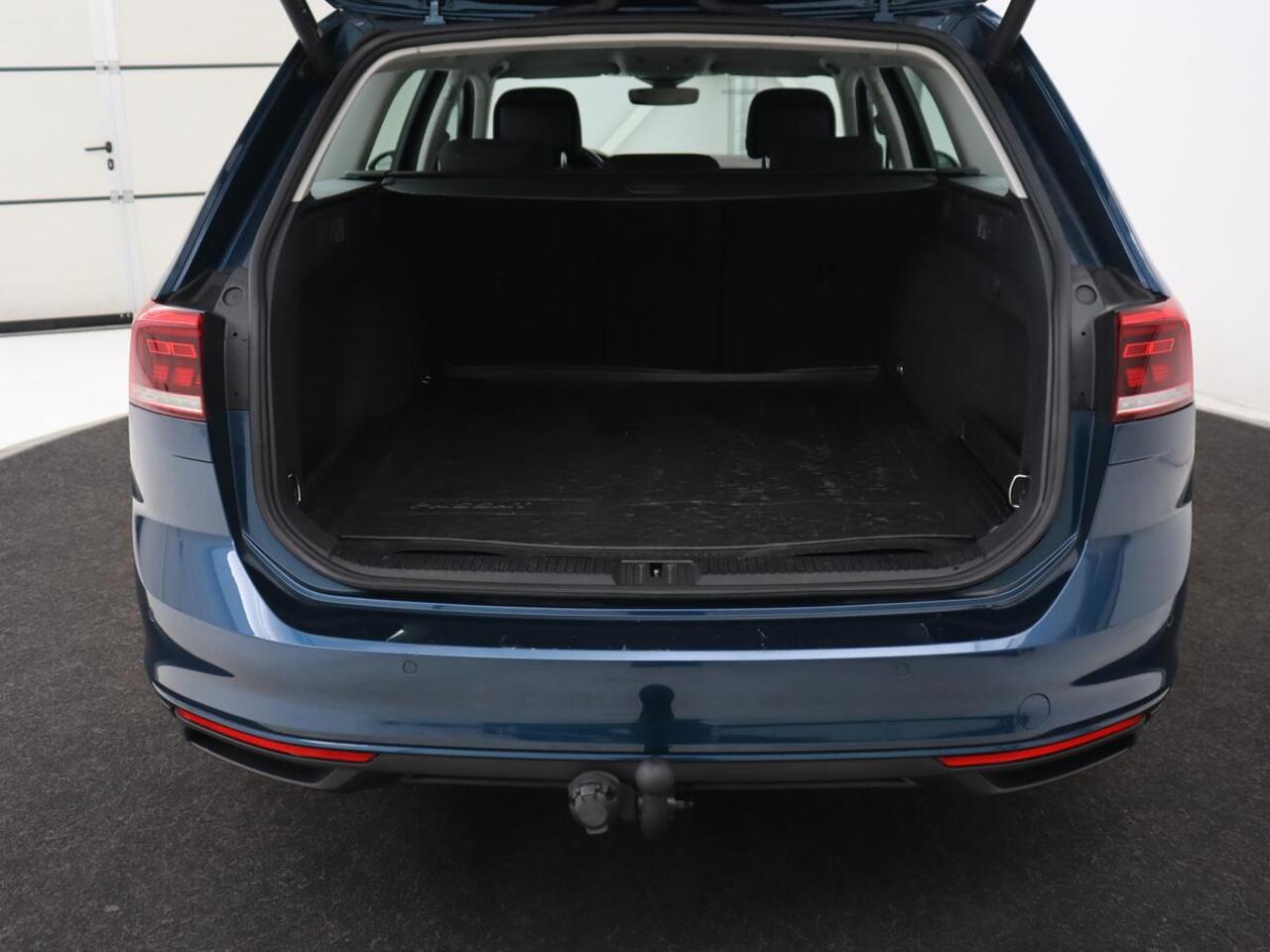 Volkswagen PASSAT 1.5 TSI Business | Stoelverwarming | Carplay | Trekhaak | Camera | Virtual Cockpit | Navigatie | Smartphone Entry | Adaptive cruise | Full LED