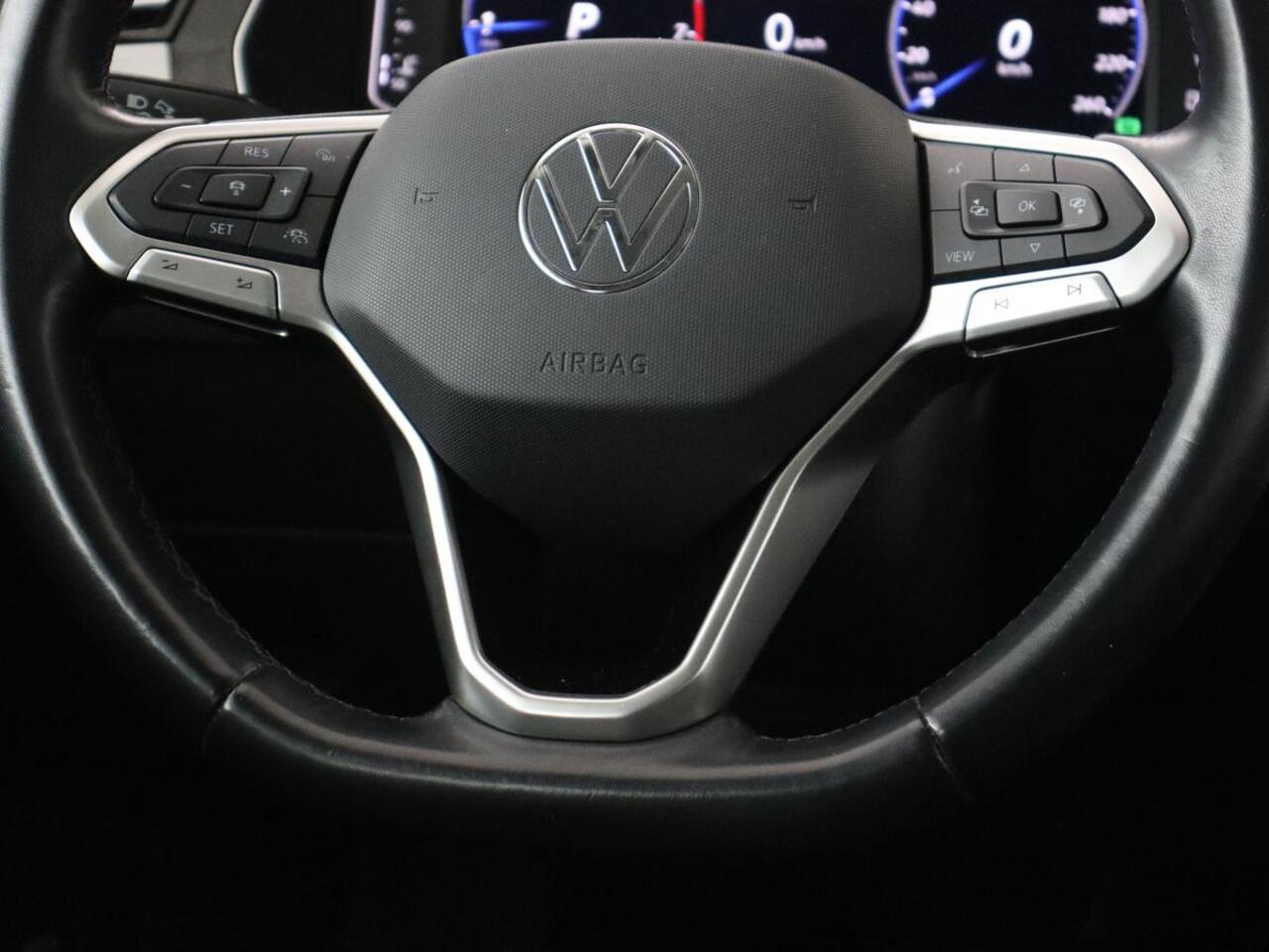 Volkswagen PASSAT 1.5 TSI Business | Stoelverwarming | Carplay | Trekhaak | Camera | Virtual Cockpit | Navigatie | Smartphone Entry | Adaptive cruise | Full LED