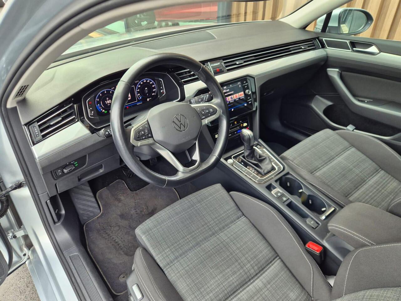 Volkswagen PASSAT Variant 1.5 TSI Business DSG | Virtual | LED | Elek. achterklep