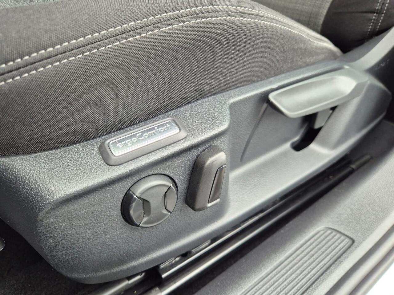 Volkswagen PASSAT Variant 1.5 TSI Business DSG | Virtual | LED | Elek. achterklep