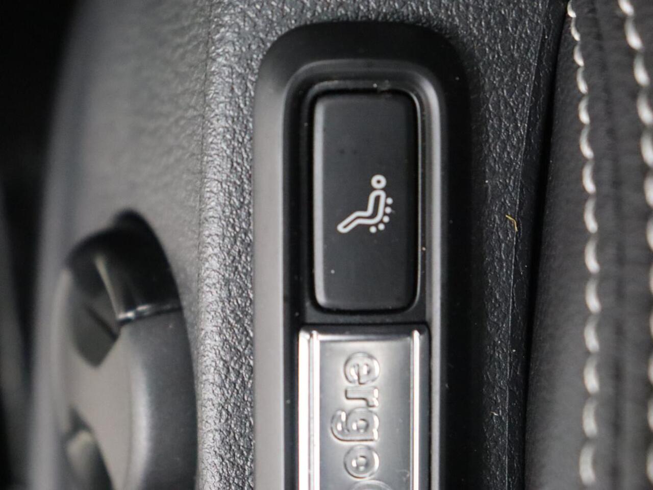 Volkswagen PASSAT 1.4 TSI PHEV GTE | Head-Up | Stoelverwarming | Trekhaak | Leder/Alcantara | Camera | Massage | Virtual Cockpit | Adaptive cruise | Matrix LED | Carplay | Side Assist | Navigatie | Plug In