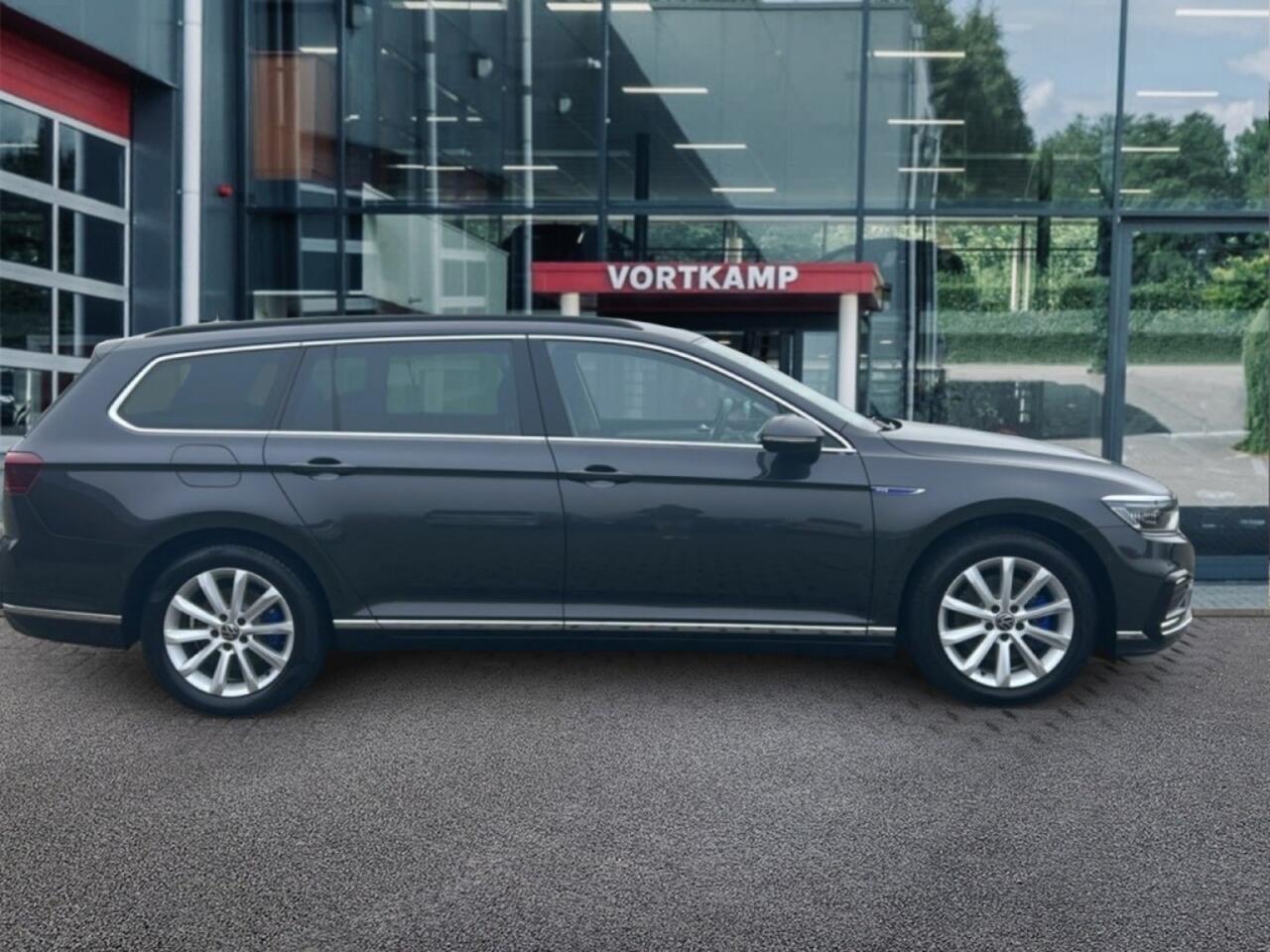 Volkswagen PASSAT 1.4 TSI DSG GTE TREKHAAK/CAMERA/NAVI/CARPLAY/ACC/STOELVERW