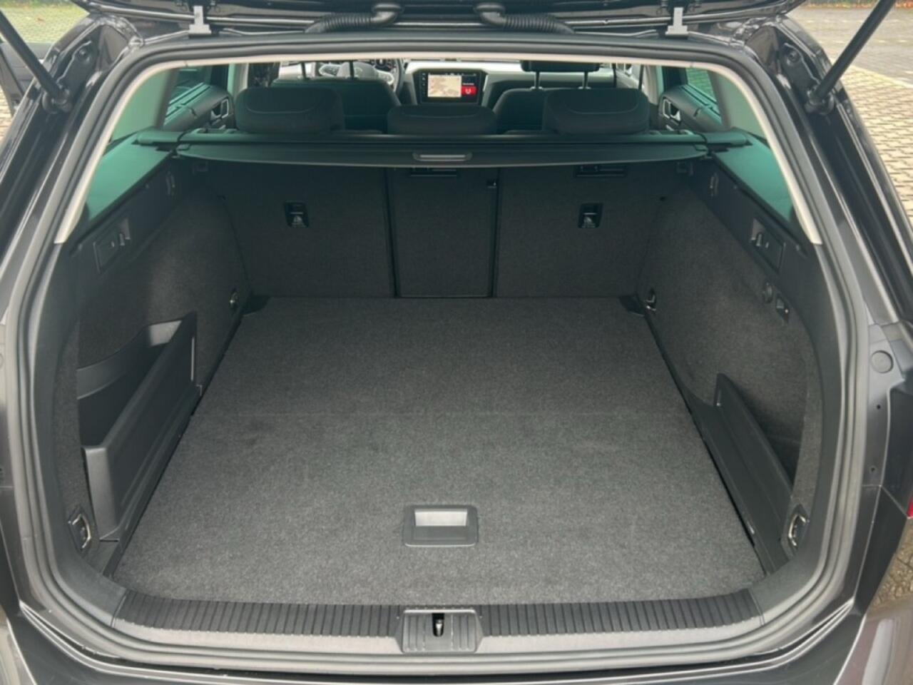 Volkswagen PASSAT 1.4 TSI DSG GTE TREKHAAK/CAMERA/NAVI/CARPLAY/ACC/STOELVERW