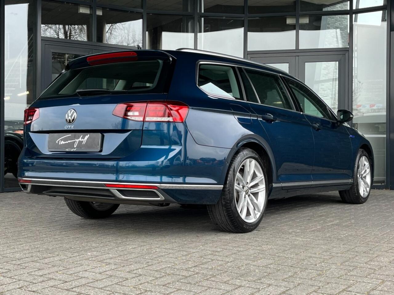Volkswagen PASSAT VARIANT 1.4 TSI PHEV GTE - PANO - HEAD UP - CAMERA