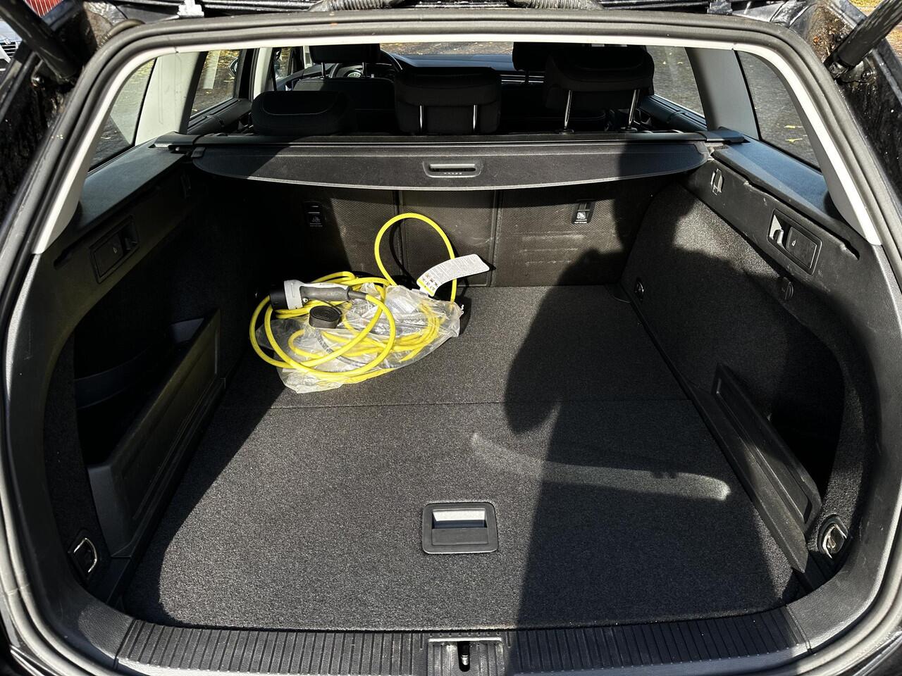 Volkswagen PASSAT Variant 1.4 TSI PHEV GTE Business | Panoramadak | Camera | Stoelverwarming |