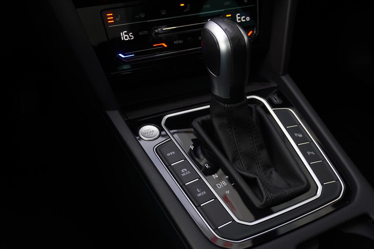 Volkswagen PASSAT Variant 1.4 TSI PHEV GTE Business | NAPPA LEDER | PANORAMADAK | ELEK. TREKHAAK | CAMERA | NAVI | HEAD UP | ACC | 18 INCH