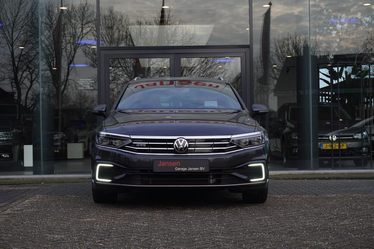 Volkswagen PASSAT Variant 1.4 TSI PHEV GTE Business | NAPPA LEDER | PANORAMADAK | ELEK. TREKHAAK | CAMERA | NAVI | HEAD UP | ACC | 18 INCH