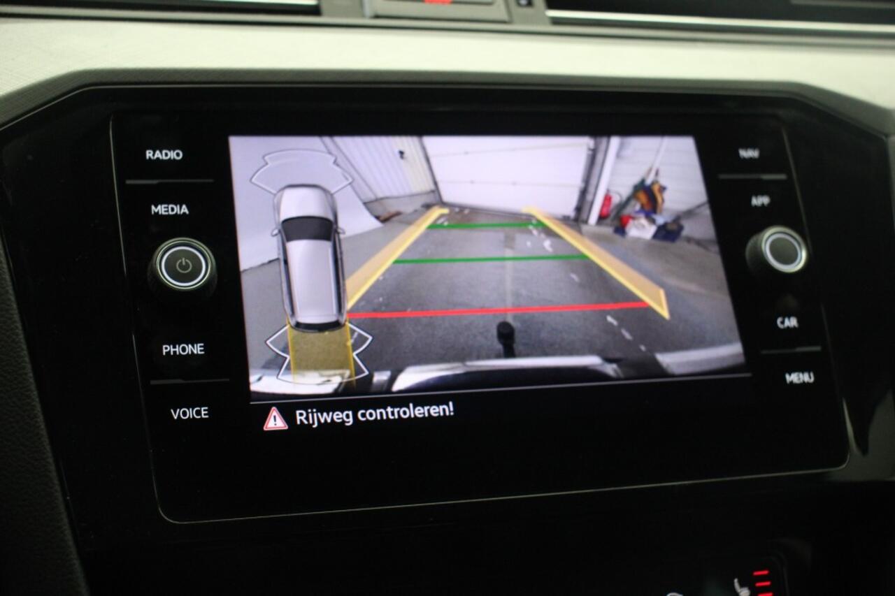 Volkswagen PASSAT Variant 1.4 TSI PHEV GTE Business - Carplay, Navi, Camera, Cruise, Stoelverw. Trekhaak, Massage