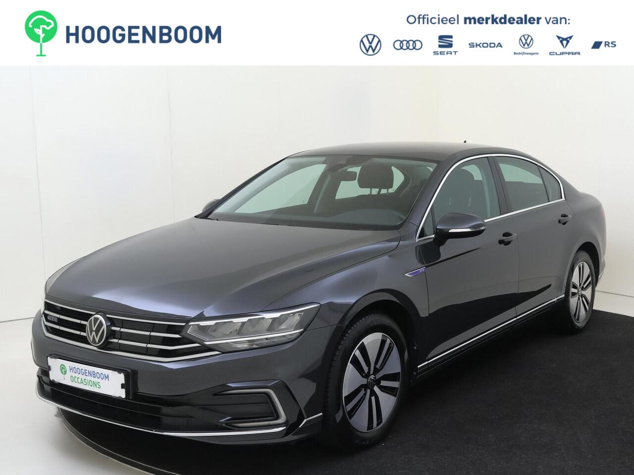 Volkswagen PASSAT 1.4 TSI PHEV GTE Business | SoH 97% | Achteruitrijcamera | 3-zone airco | Adaptieve cruise control | CarPlay | Stoelverwarming | Navigatie |