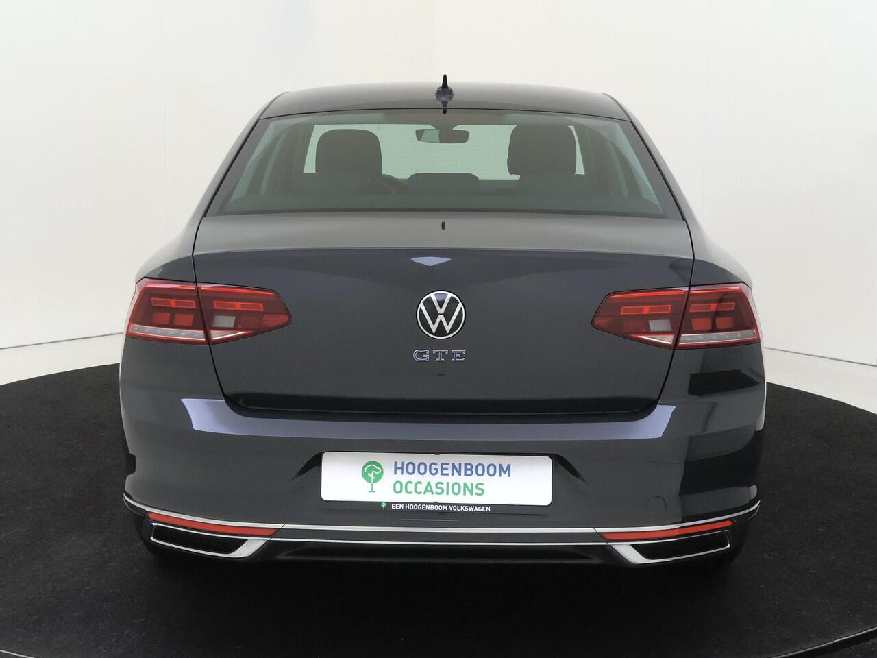 Volkswagen PASSAT 1.4 TSI PHEV GTE Business | SoH 97% | Achteruitrijcamera | 3-zone airco | Adaptieve cruise control | CarPlay | Stoelverwarming | Navigatie |