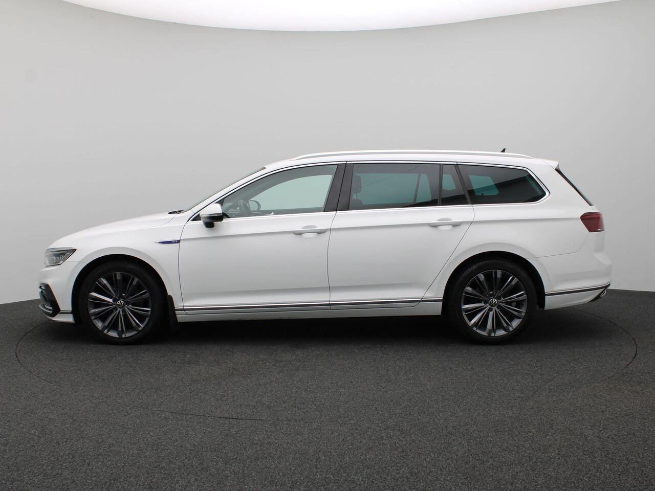 Volkswagen PASSAT Variant 1.4 TSI PHEV GTE Business 218PK DSG SOH 84%, Trekhaak, 18" LM Velgen, Navi Discover Pro, Leder, Memorystoel, Elektr. Achterklep, Achteruitrijcamera, Adaptieve Cruise Controle